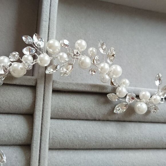 Dareth Colburn Emmy Floral Backpiece - Picture 9 of 12